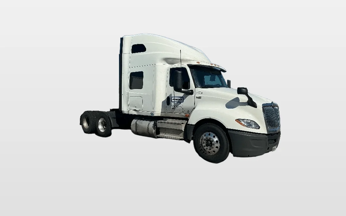 2022 International LT - image 1