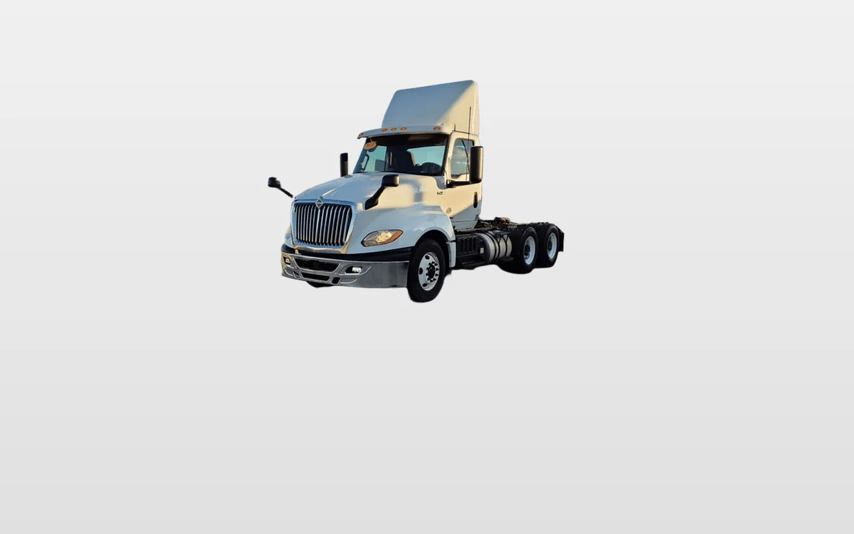 2019 International LT - image 1