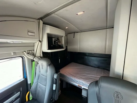 2023 Kenworth T680 in Tulsa, OK — photo 21