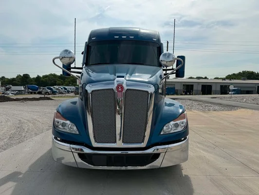 2023 Kenworth T680 in Tulsa, OK — photo 6
