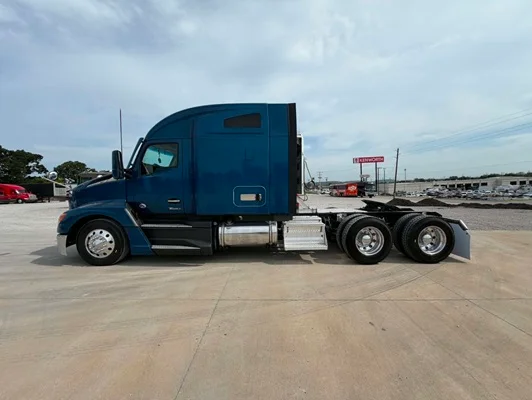 2023 Kenworth T680 in Tulsa, OK — photo 8