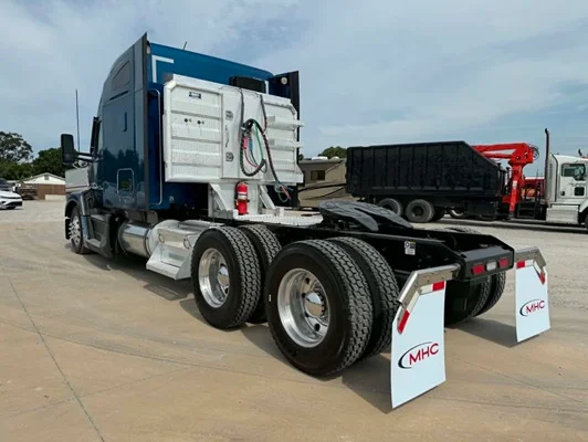 2023 Kenworth T680 in Tulsa, OK — photo 9