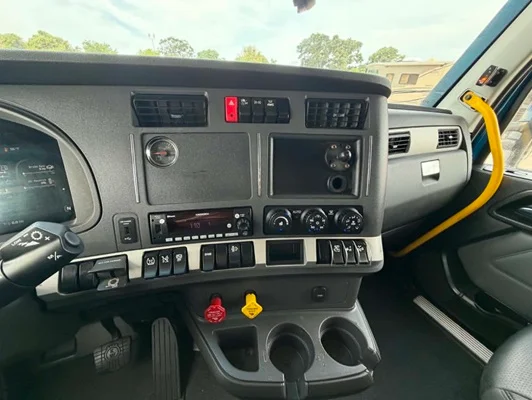 2023 Kenworth T680 in Tulsa, OK — photo 19