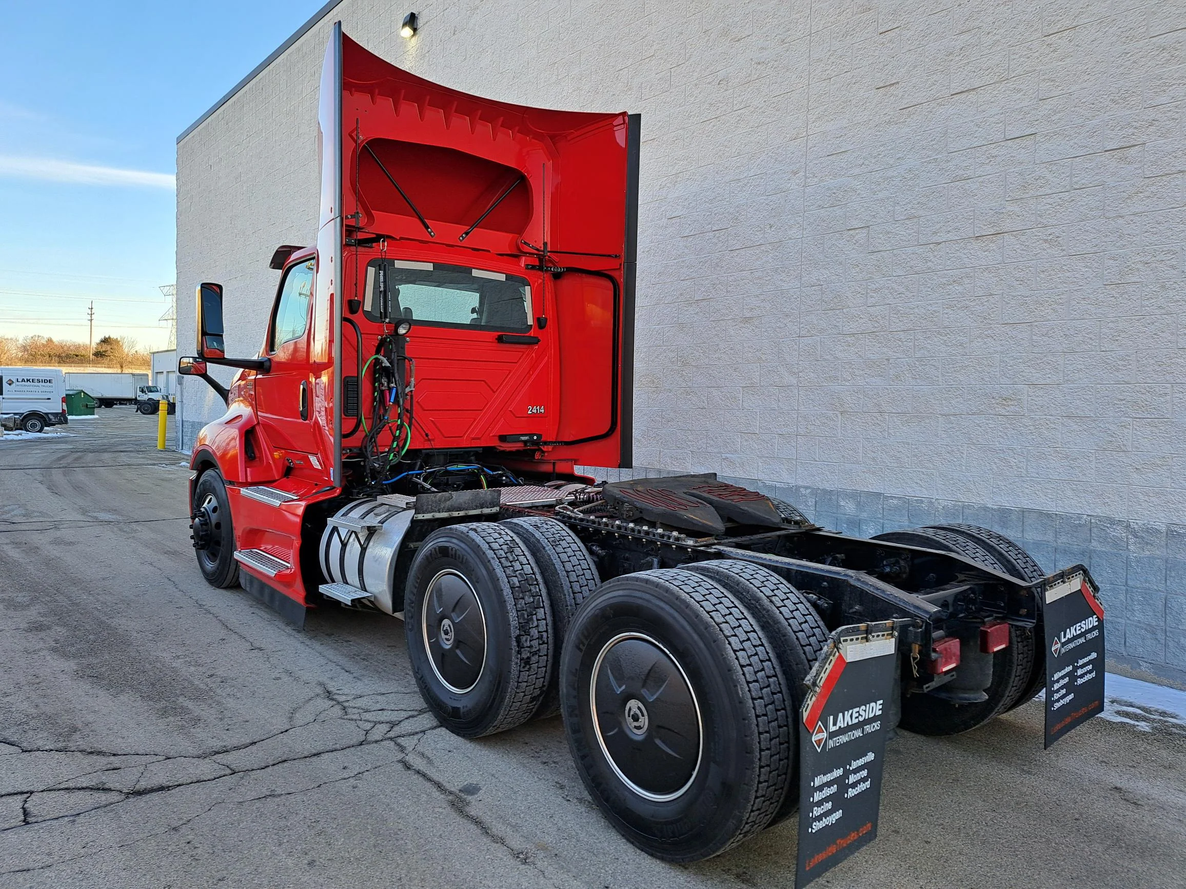 2024 International LT - image 4