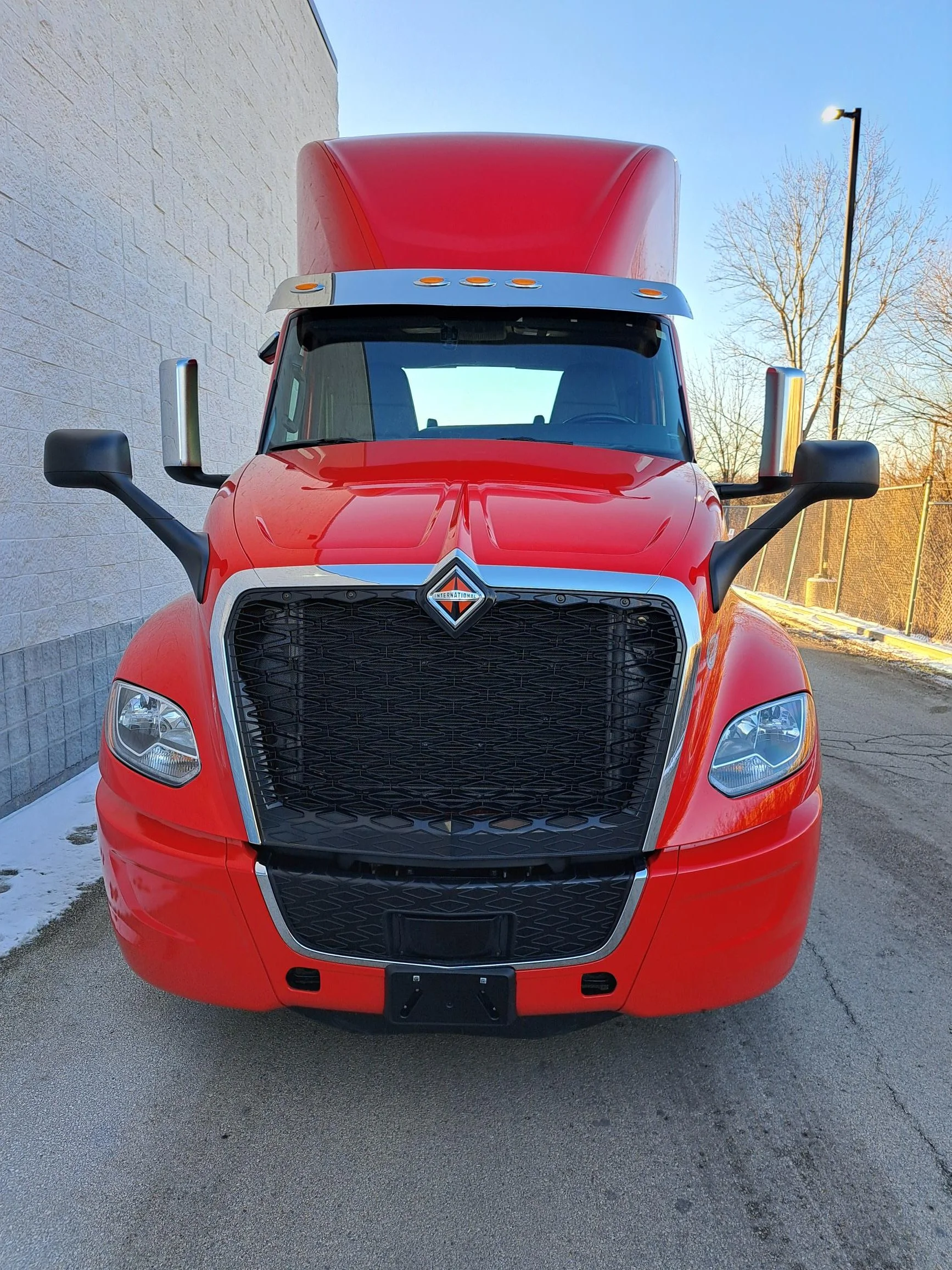2024 International LT - image 5