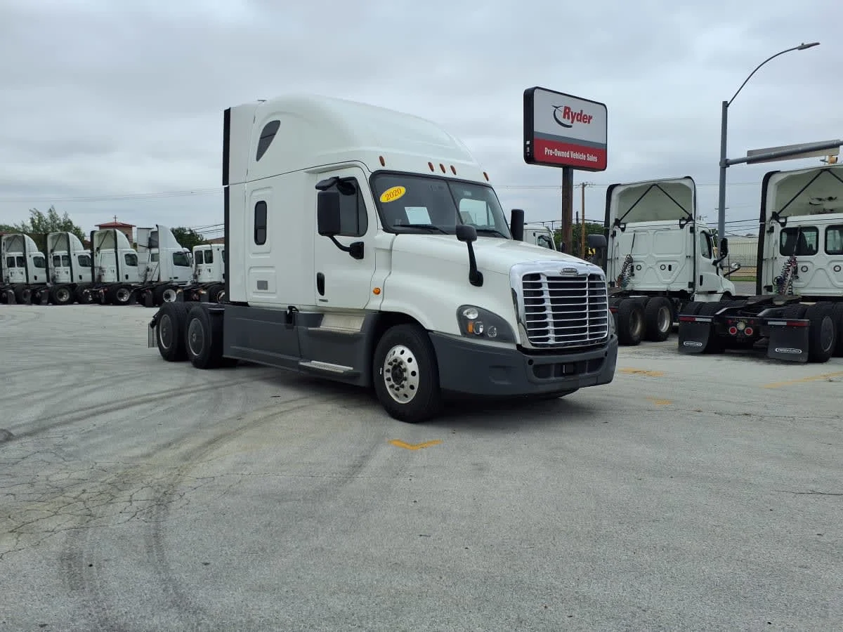 2020 Freightliner Cascadia in Fort Worth, TX — photo 3