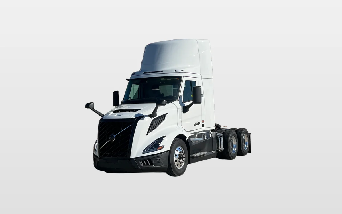 2025 Volvo - image 1