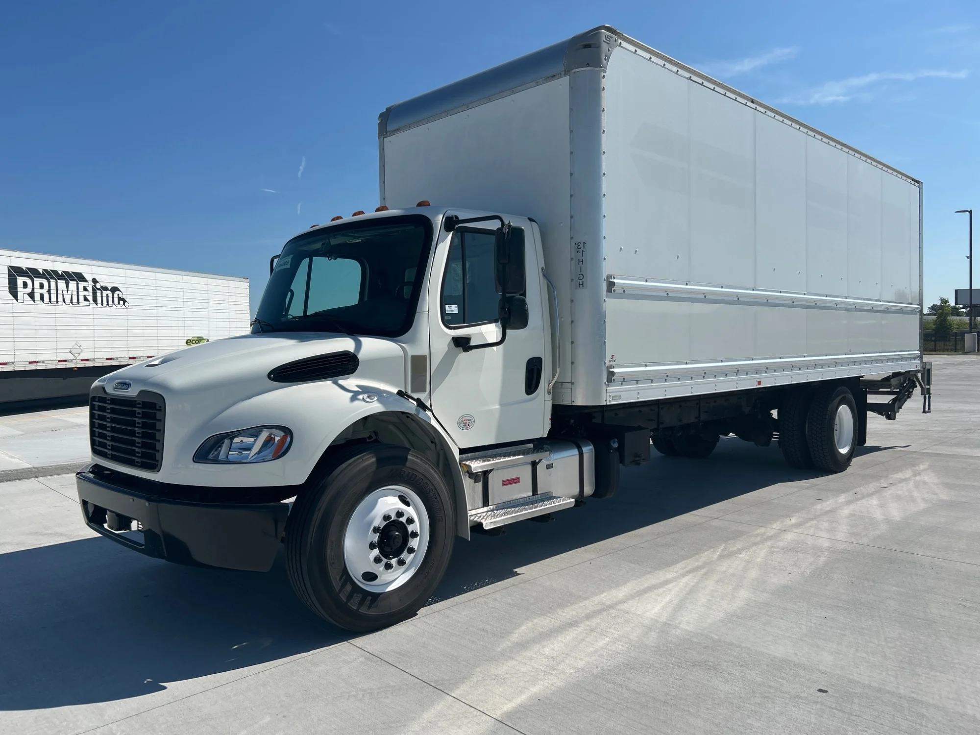 2022 Freightliner M2 106 in Indianapolis, IN — photo 2