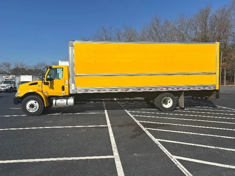 2021 International MV - image 4