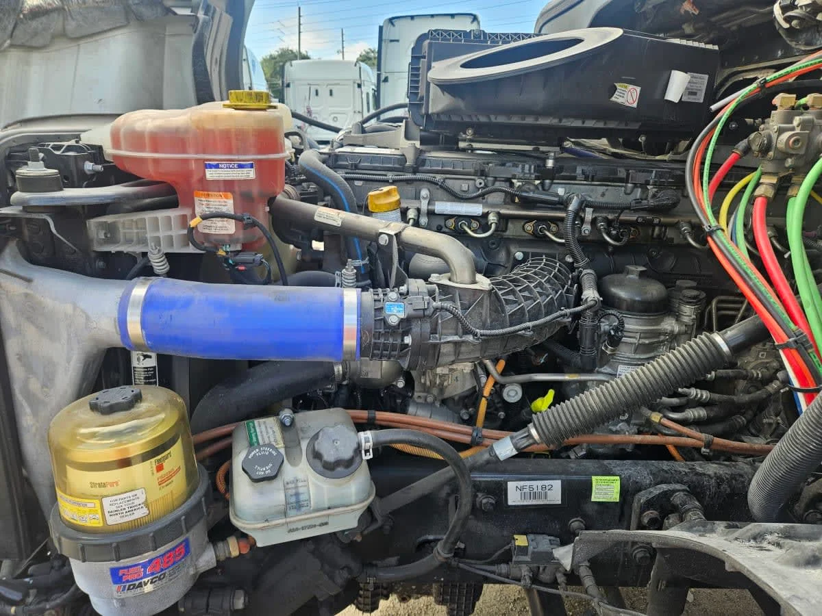 2022 Freightliner Cascadia in Orlando, FL — photo 9
