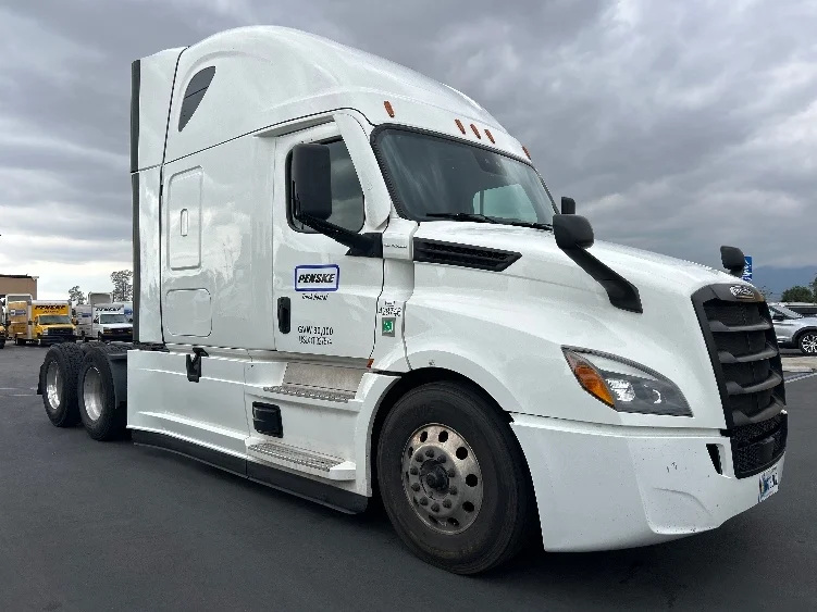2022 Freightliner Cascadia in La Porte, IN