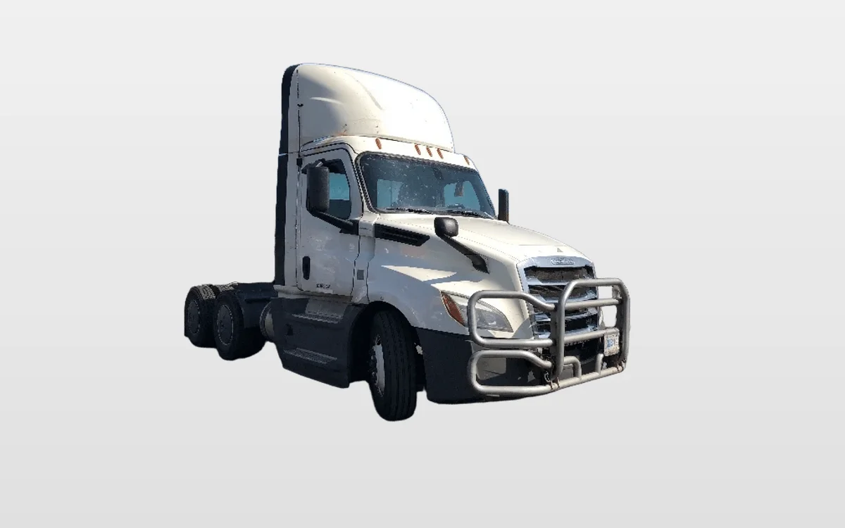 2019 Freightliner Cascadia - image 1
