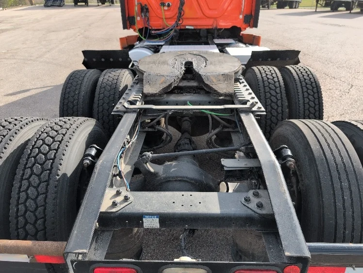 2020 Freightliner Cascadia - image 6