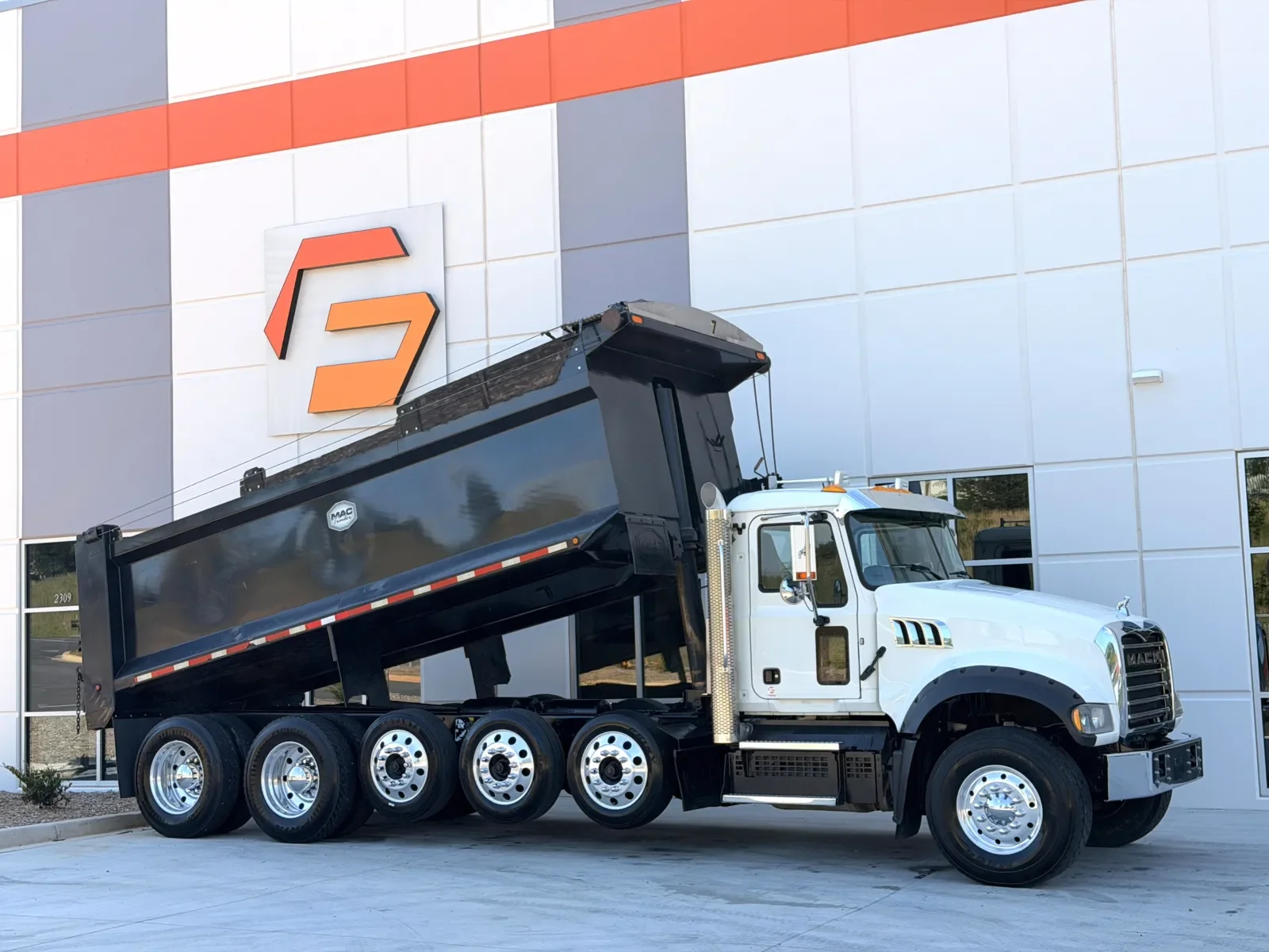 2019 Mack Granite