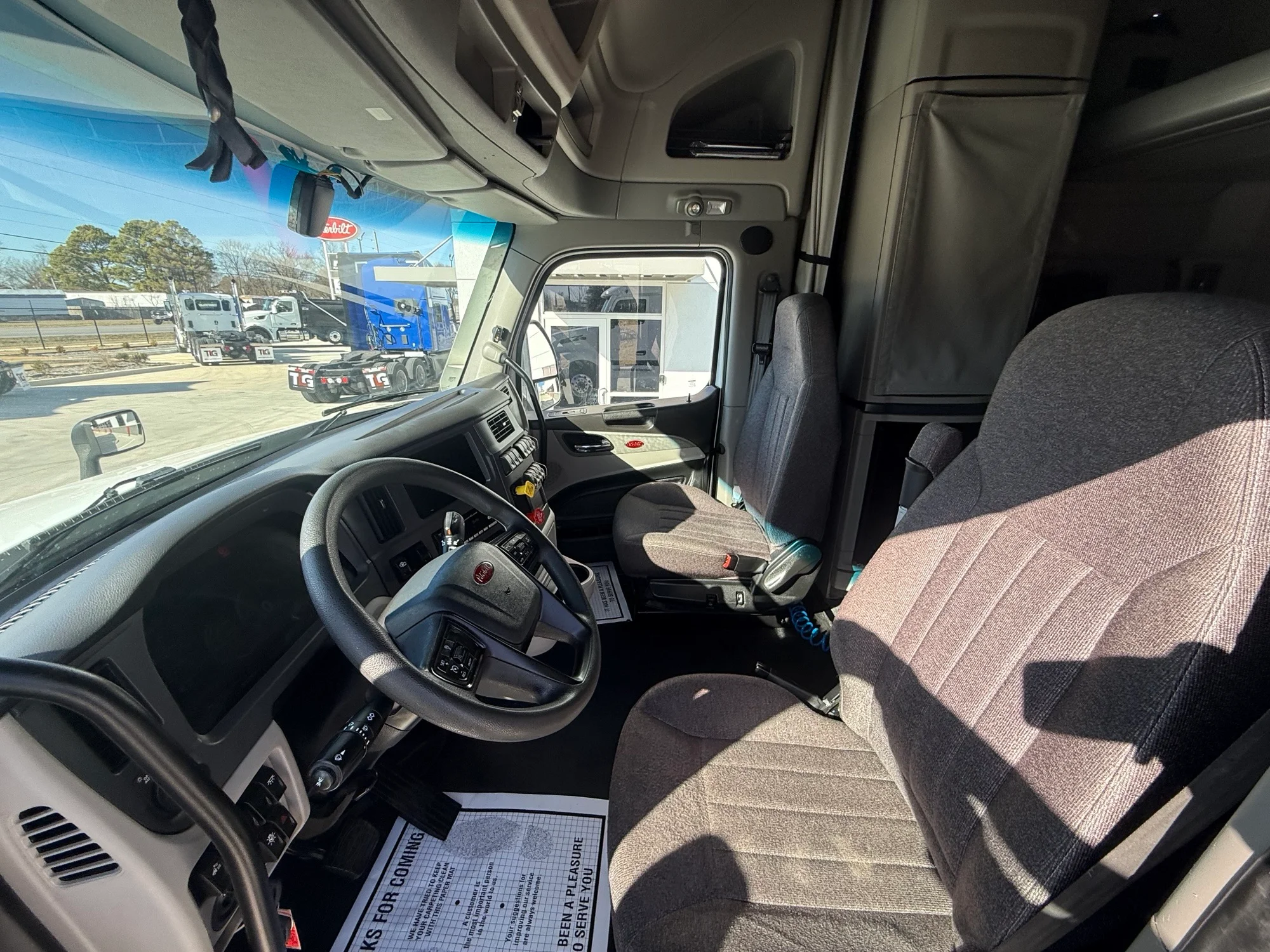 2024 Peterbilt 579 - image 12