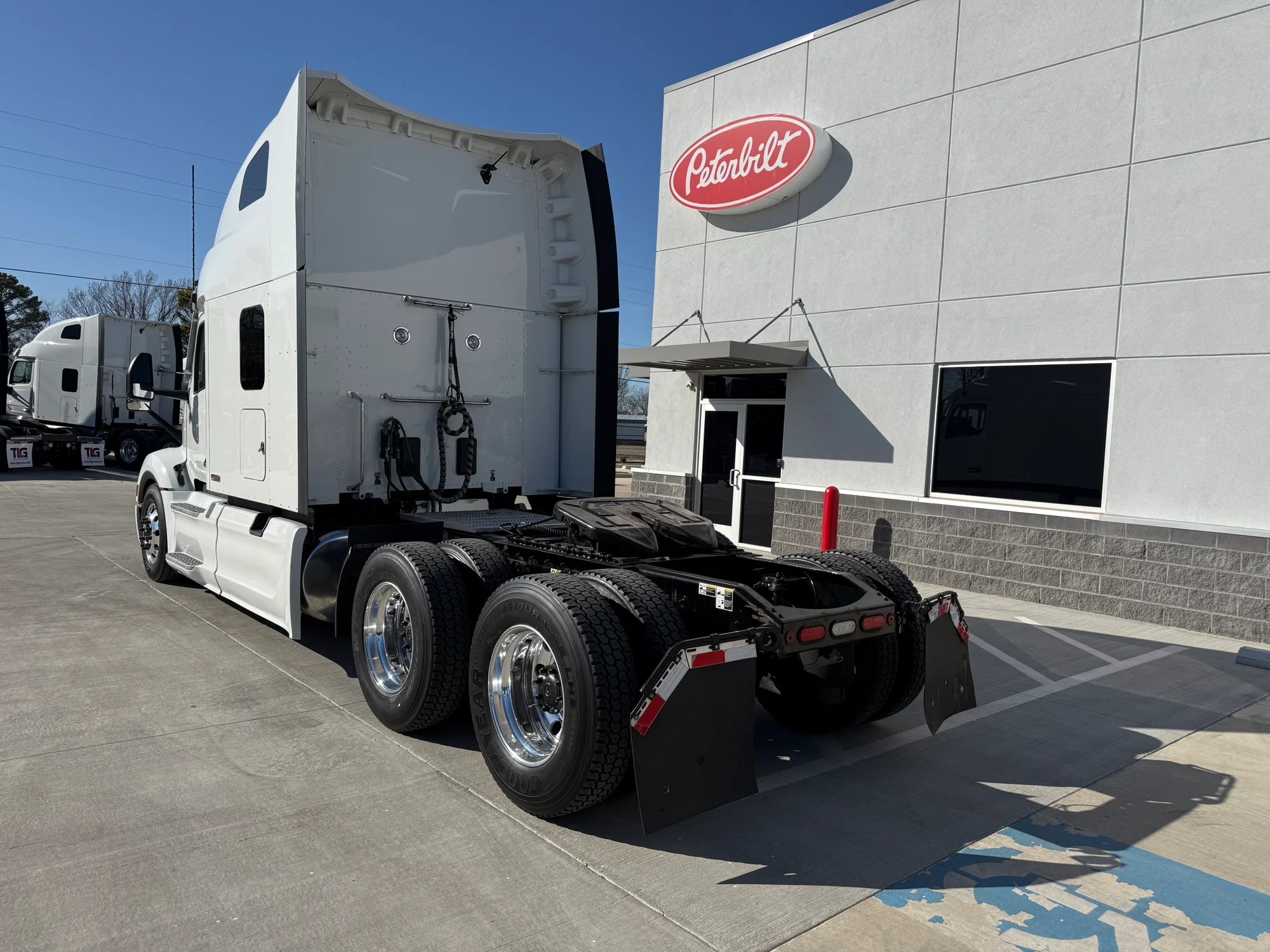 2024 Peterbilt 579 - image 3