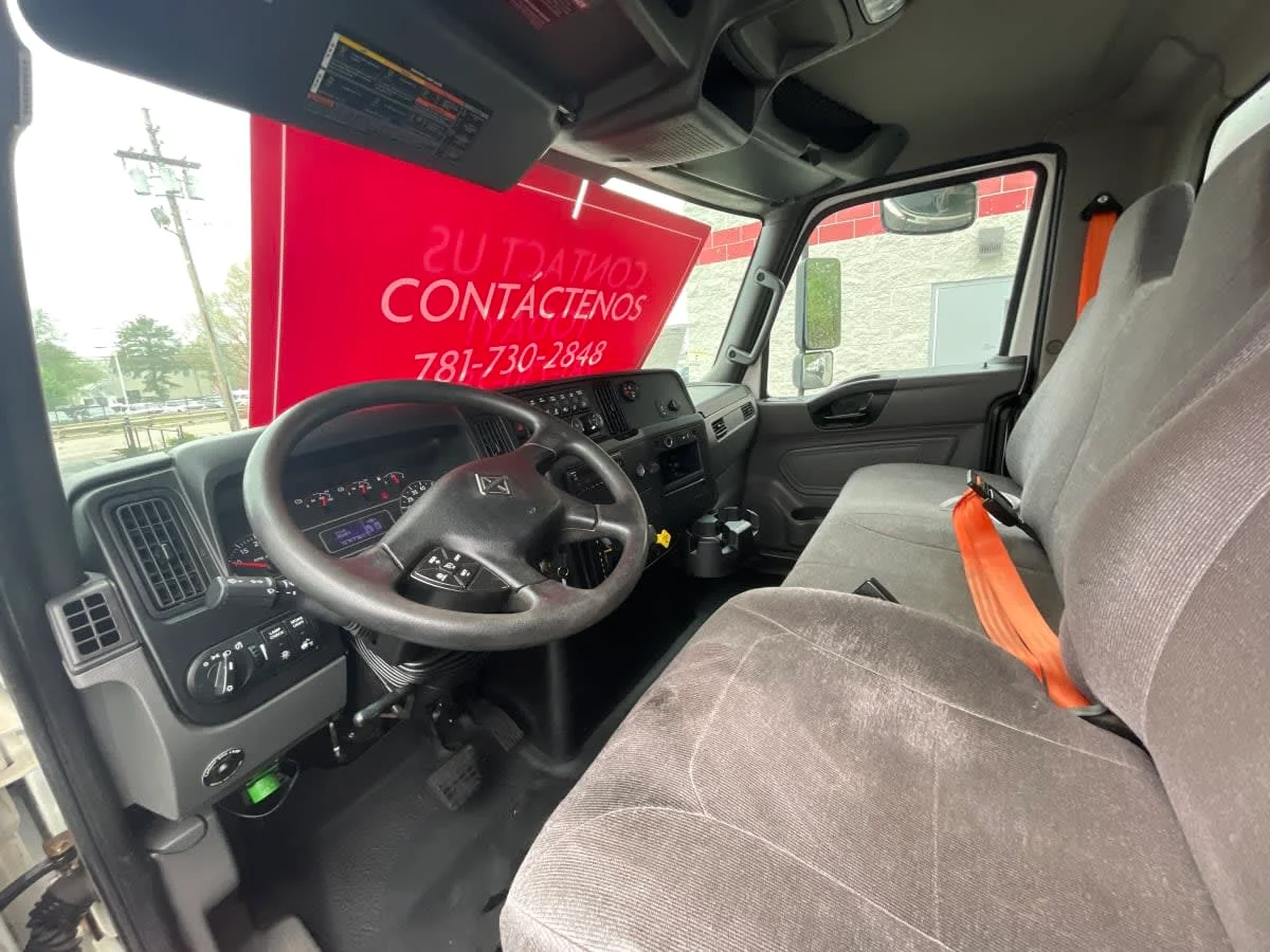 2020 International MV - image 7