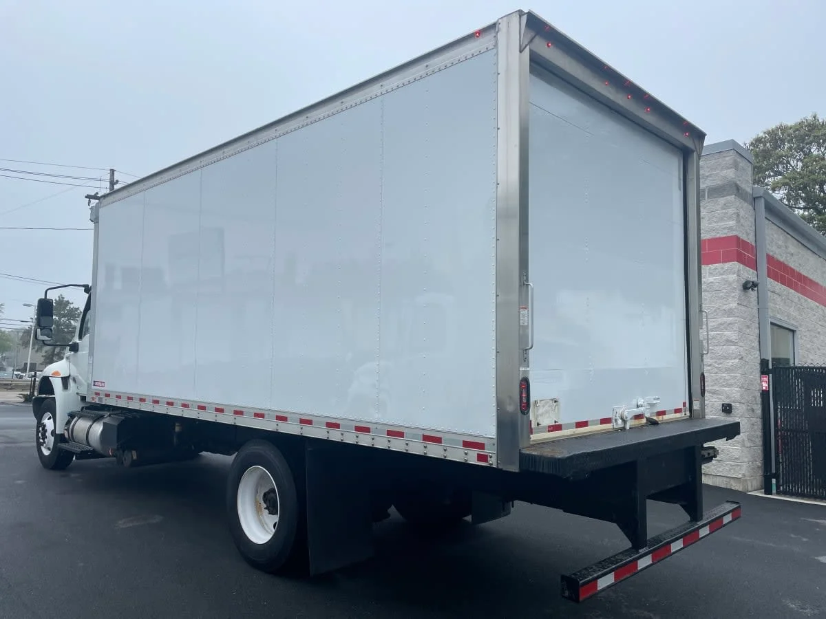 2020 International MV - image 6