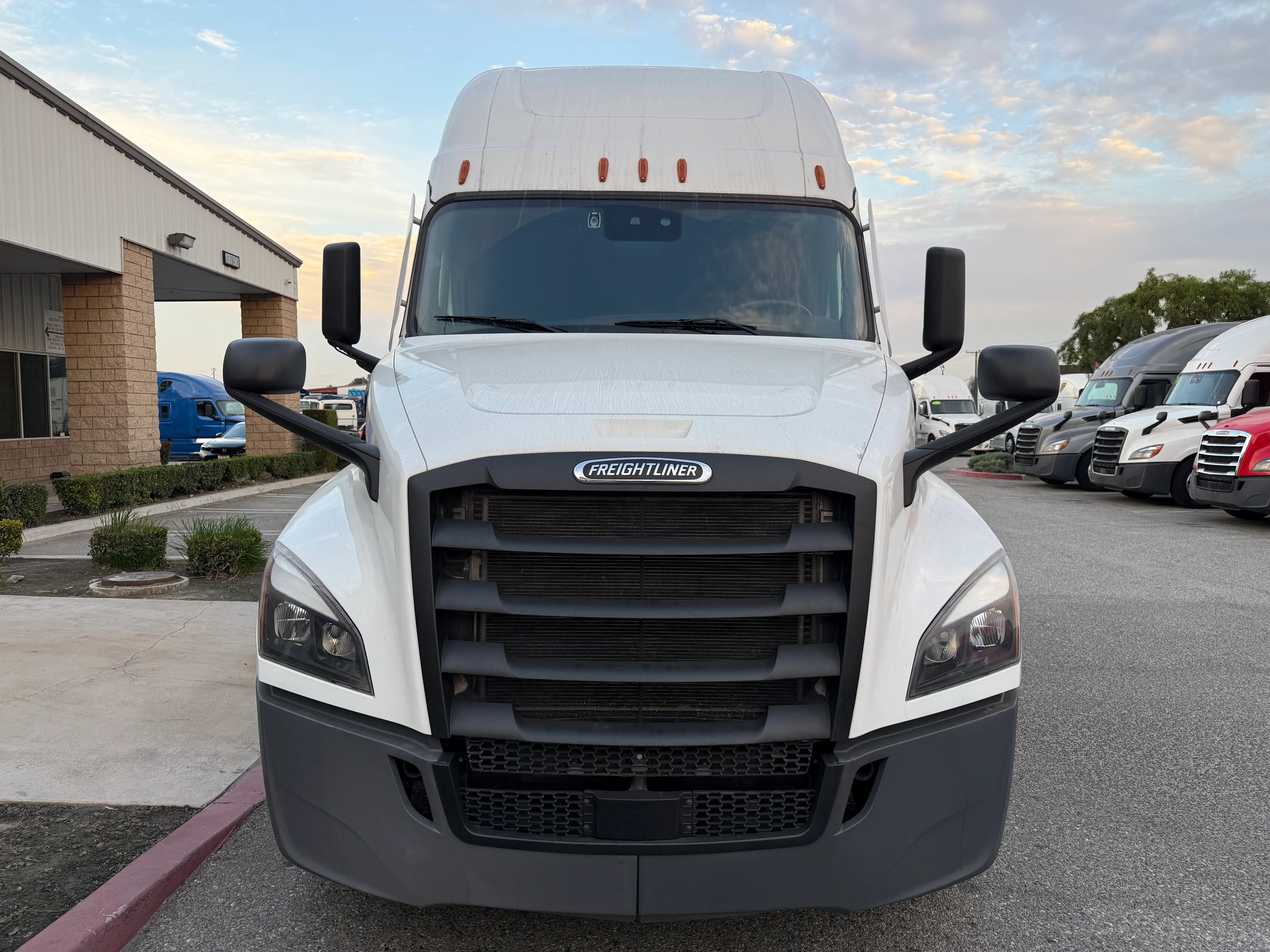 2023 Freightliner Cascadia in Selectrucks Fontana, CA — photo 2