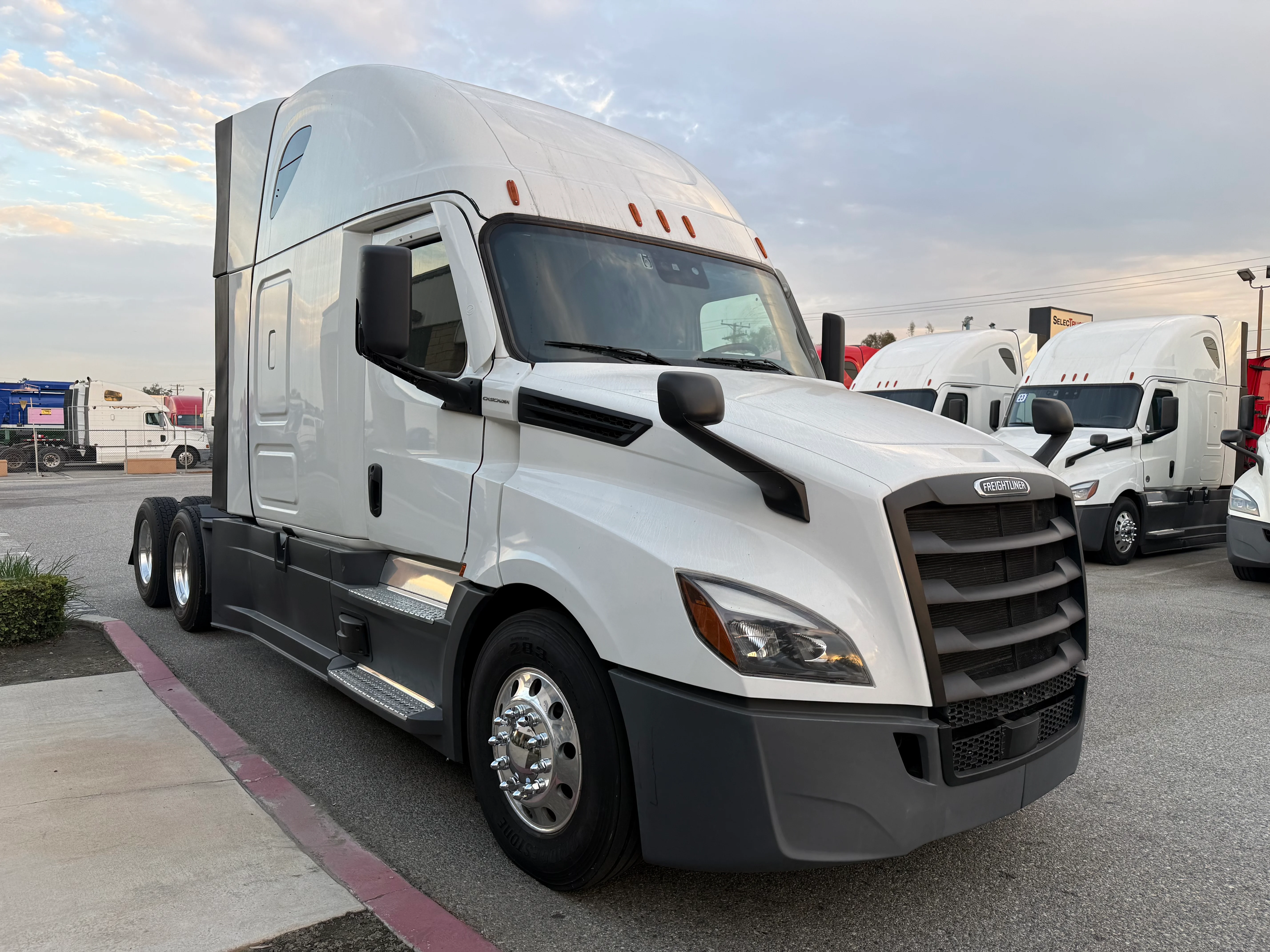 2023 Freightliner Cascadia in Selectrucks Fontana, CA — photo 8