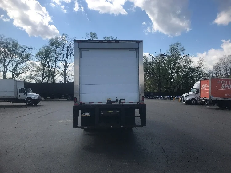 2019 Freightliner M2 106 - image 7