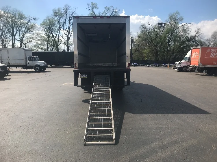 2019 Freightliner M2 106 - image 9