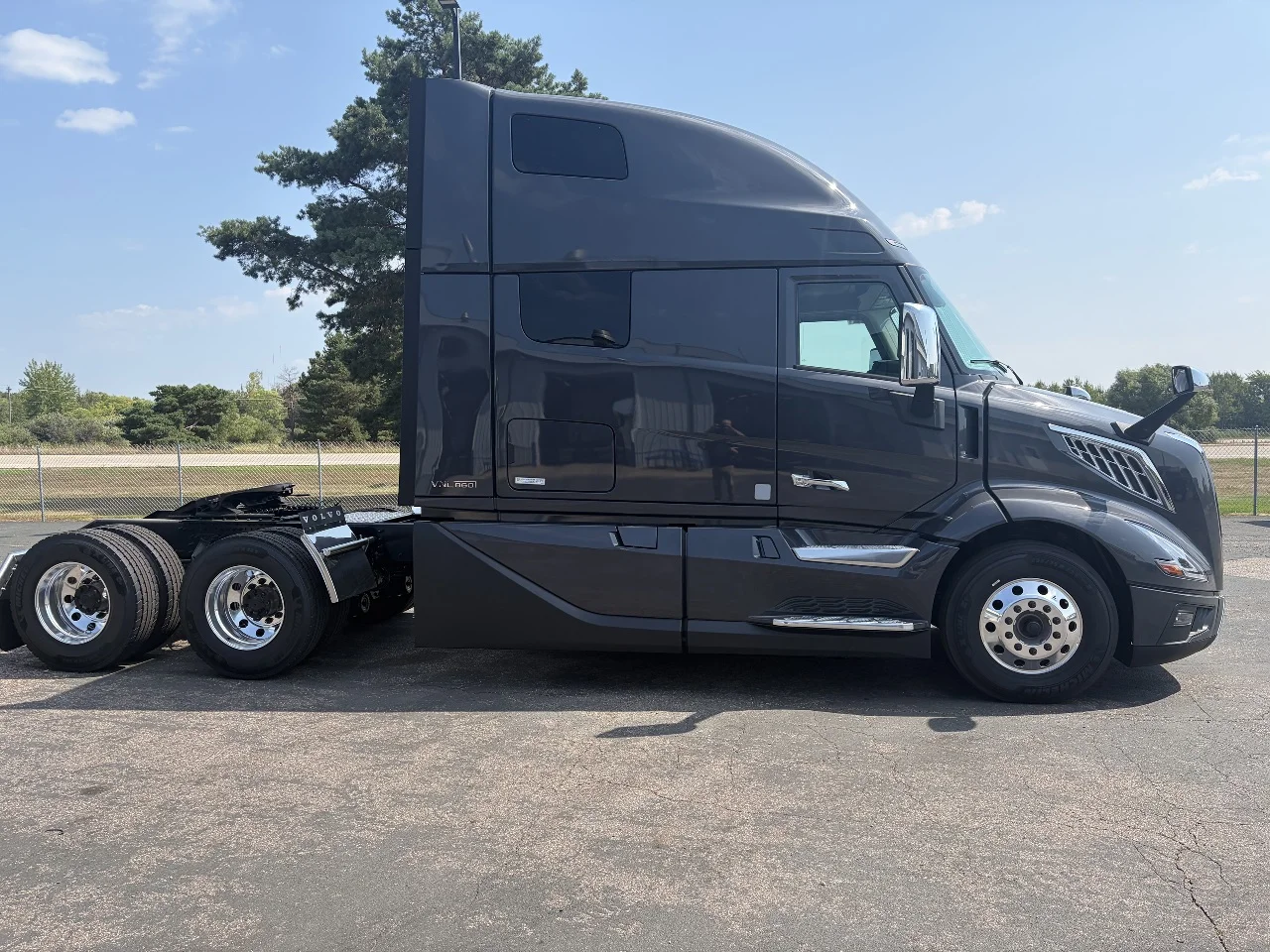 2027 Volvo in Sauk Rapids, MN — photo 6