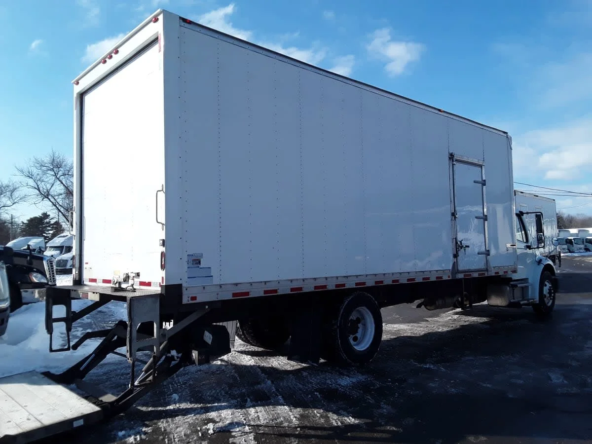 2020 Freightliner M2 106 - image 4