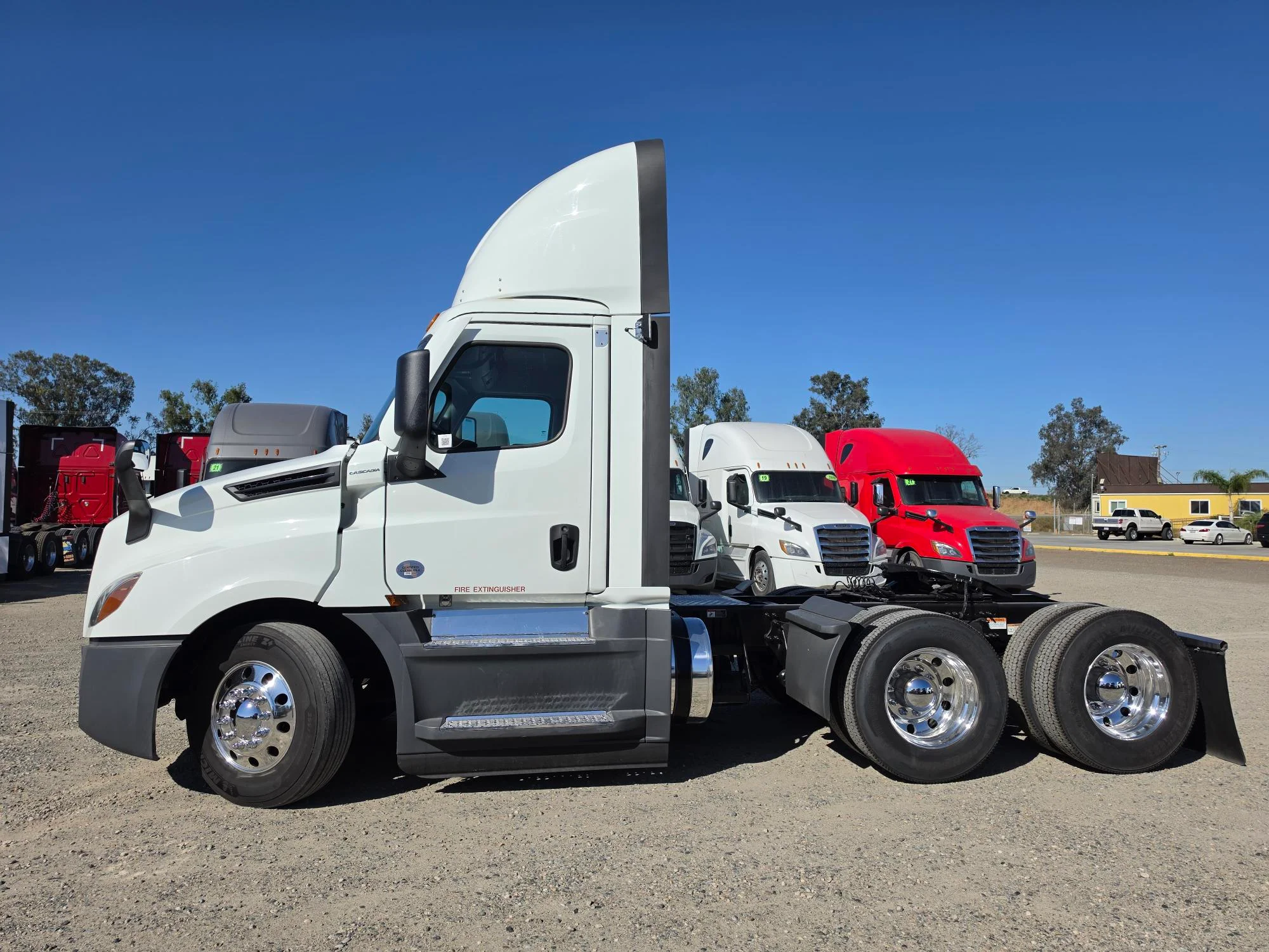 2022 Freightliner Cascadia in Selectrucks Fontana, CA — photo 3