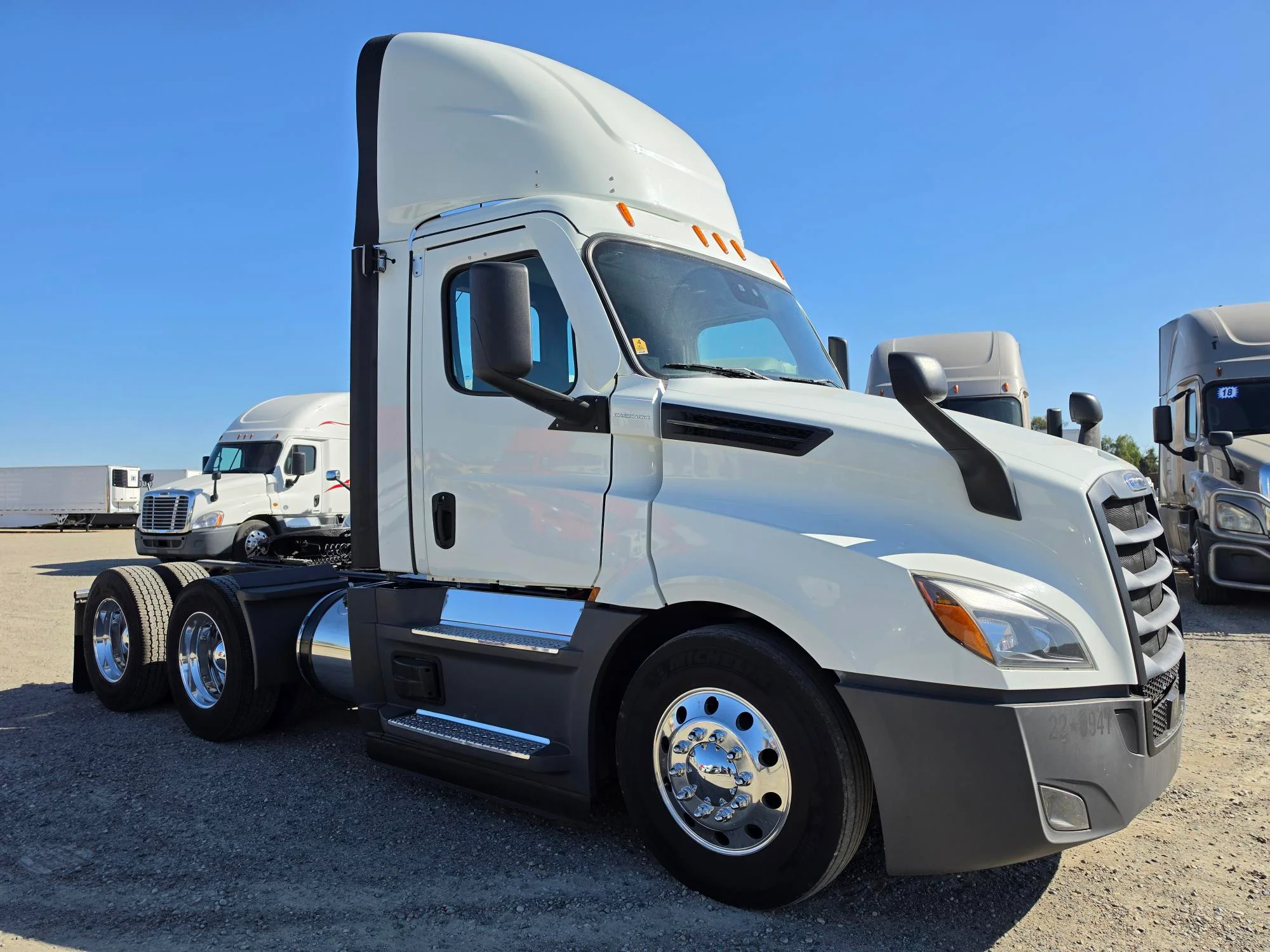 2022 Freightliner Cascadia in Selectrucks Fontana, CA — photo 8