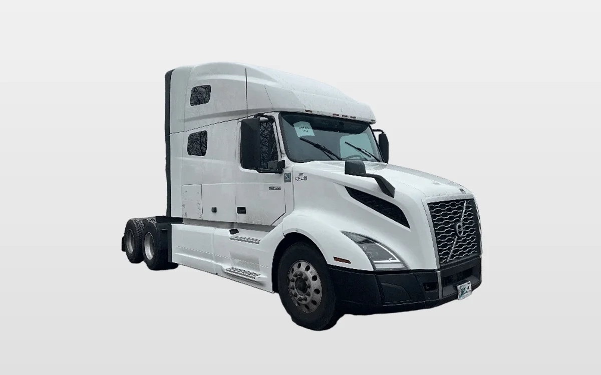 2022 Volvo - image 1