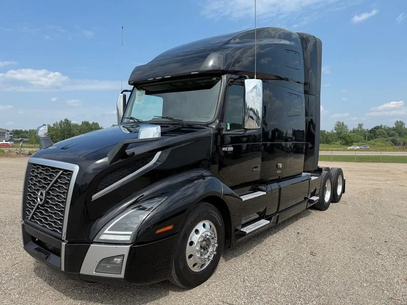 2020 Volvo VNL 760 in Elk River