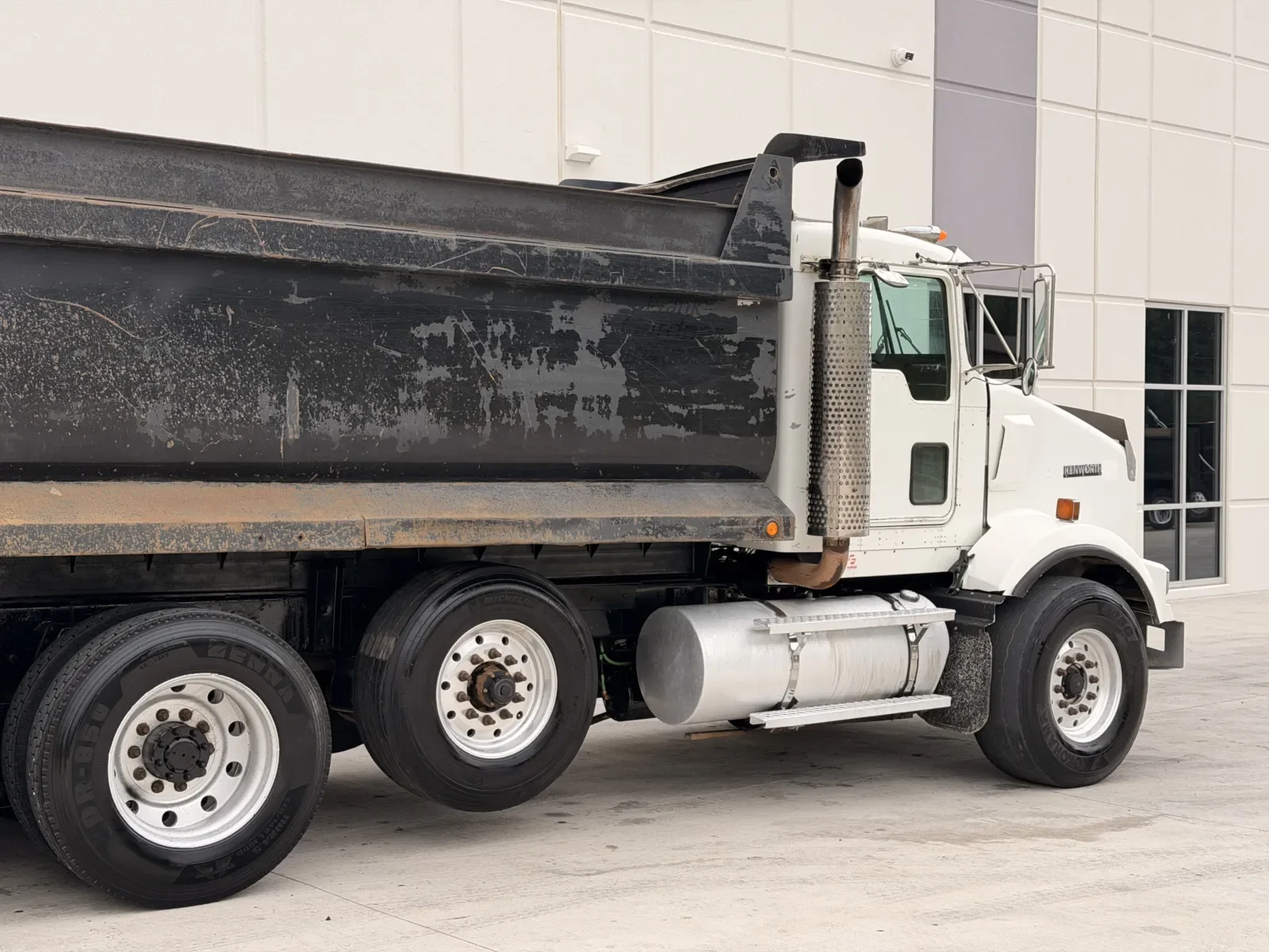 2001 Kenworth T800 in Greer, SC — photo 8