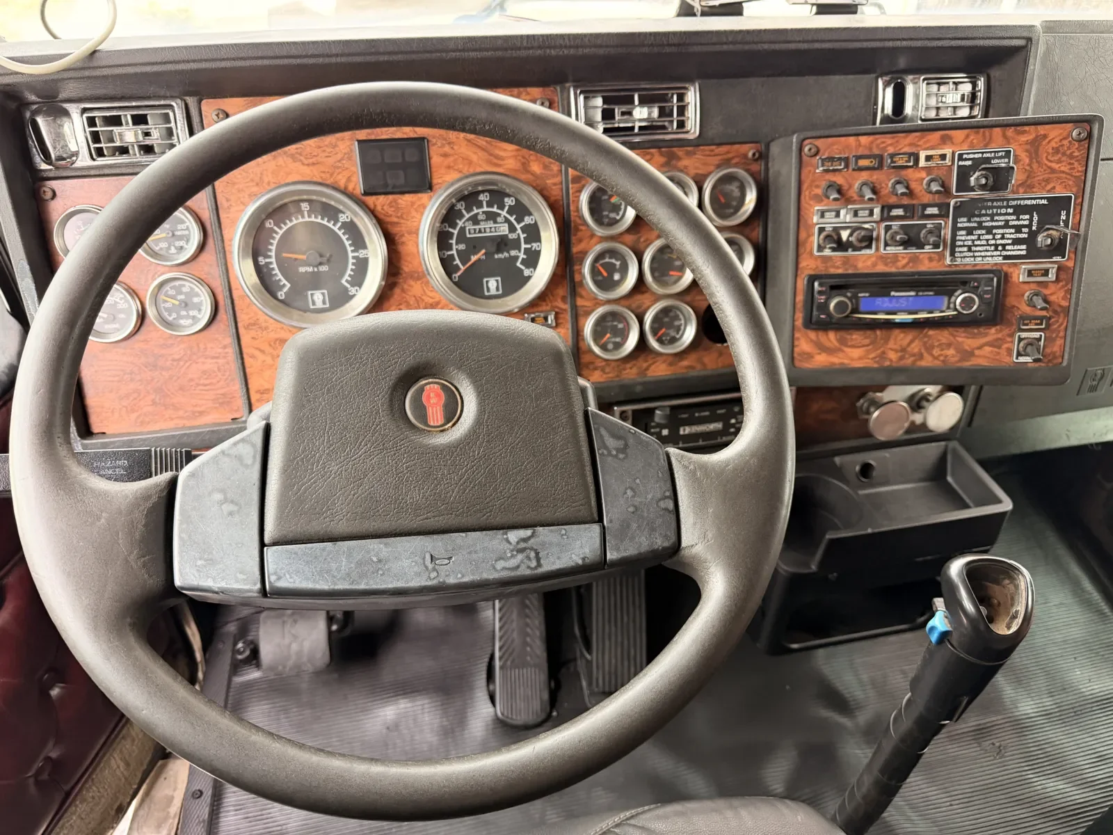 2001 Kenworth T800 in Greer, SC — photo 17