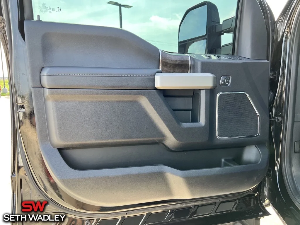2022 Ford — photo 33