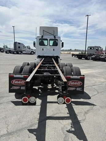 2023 Freightliner Cascadia in Jerome, ID — photo 4