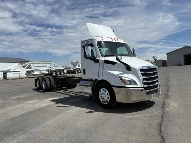 2023 Freightliner Cascadia in Jerome, ID — photo 7
