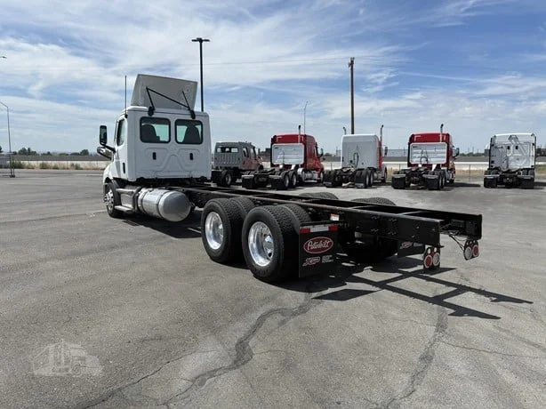 2023 Freightliner Cascadia in Jerome, ID — photo 3