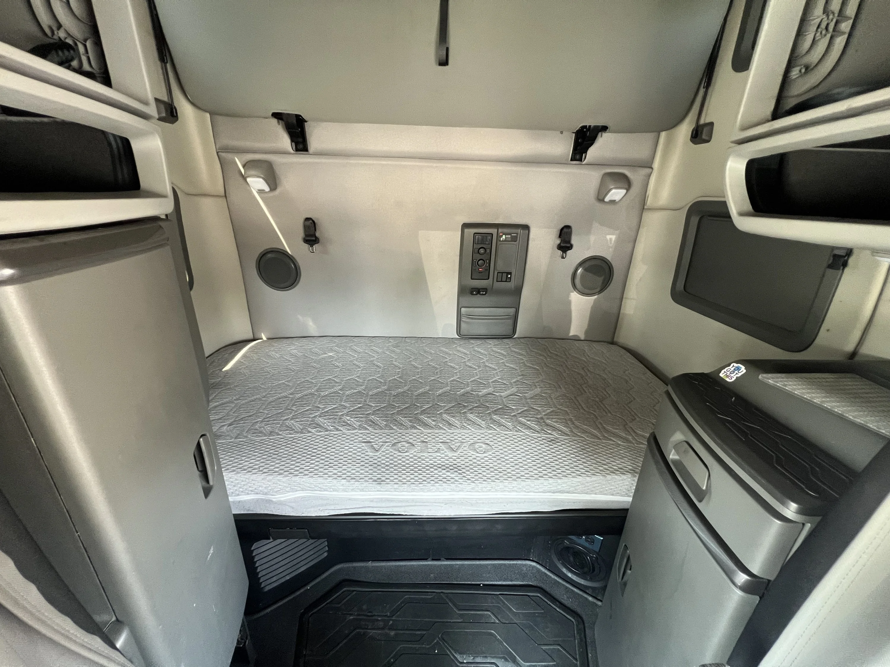 2023 Volvo VNL 760 in GA — photo 7