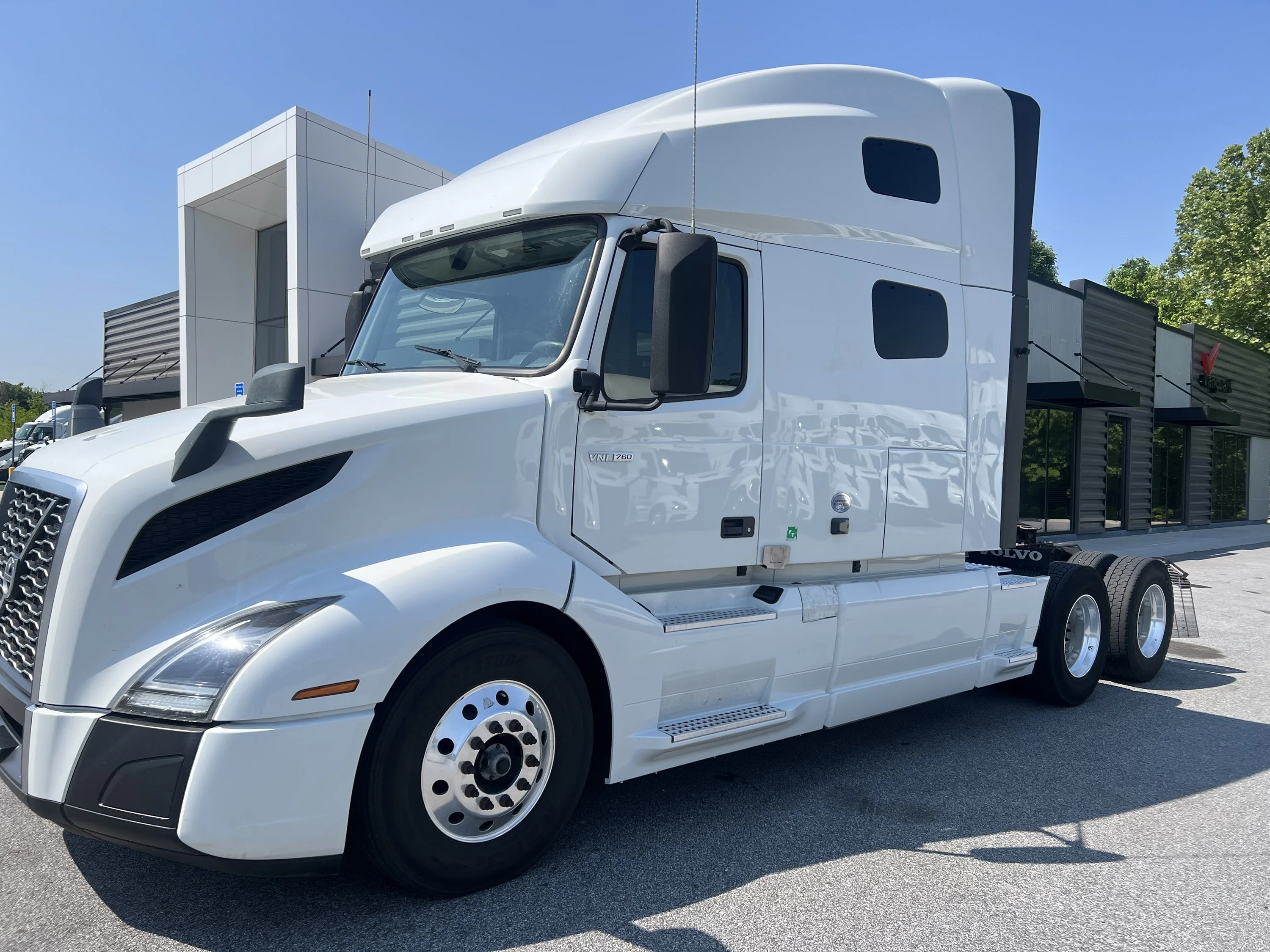 2023 Volvo VNL 760
