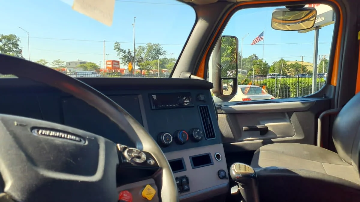 2020 Freightliner Cascadia in Bolingbrook, IL — photo 7