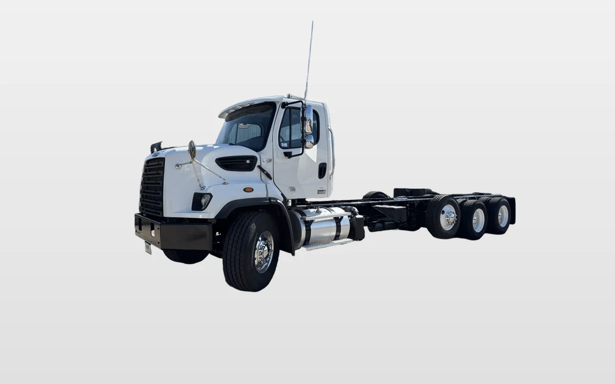 2016 Freightliner 108SD - image 1