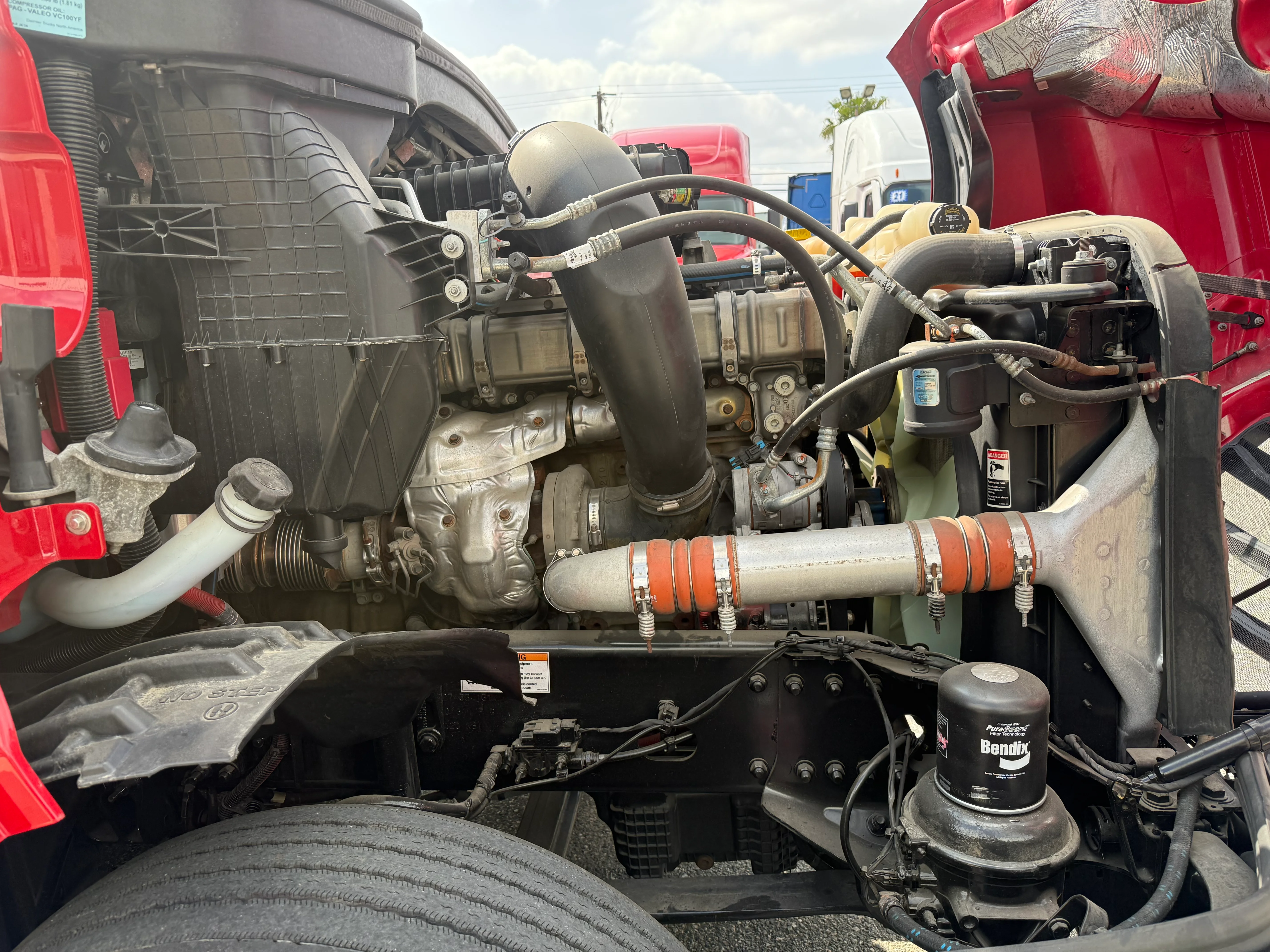 2021 Freightliner Cascadia in Selectrucks Fontana, CA — photo 10