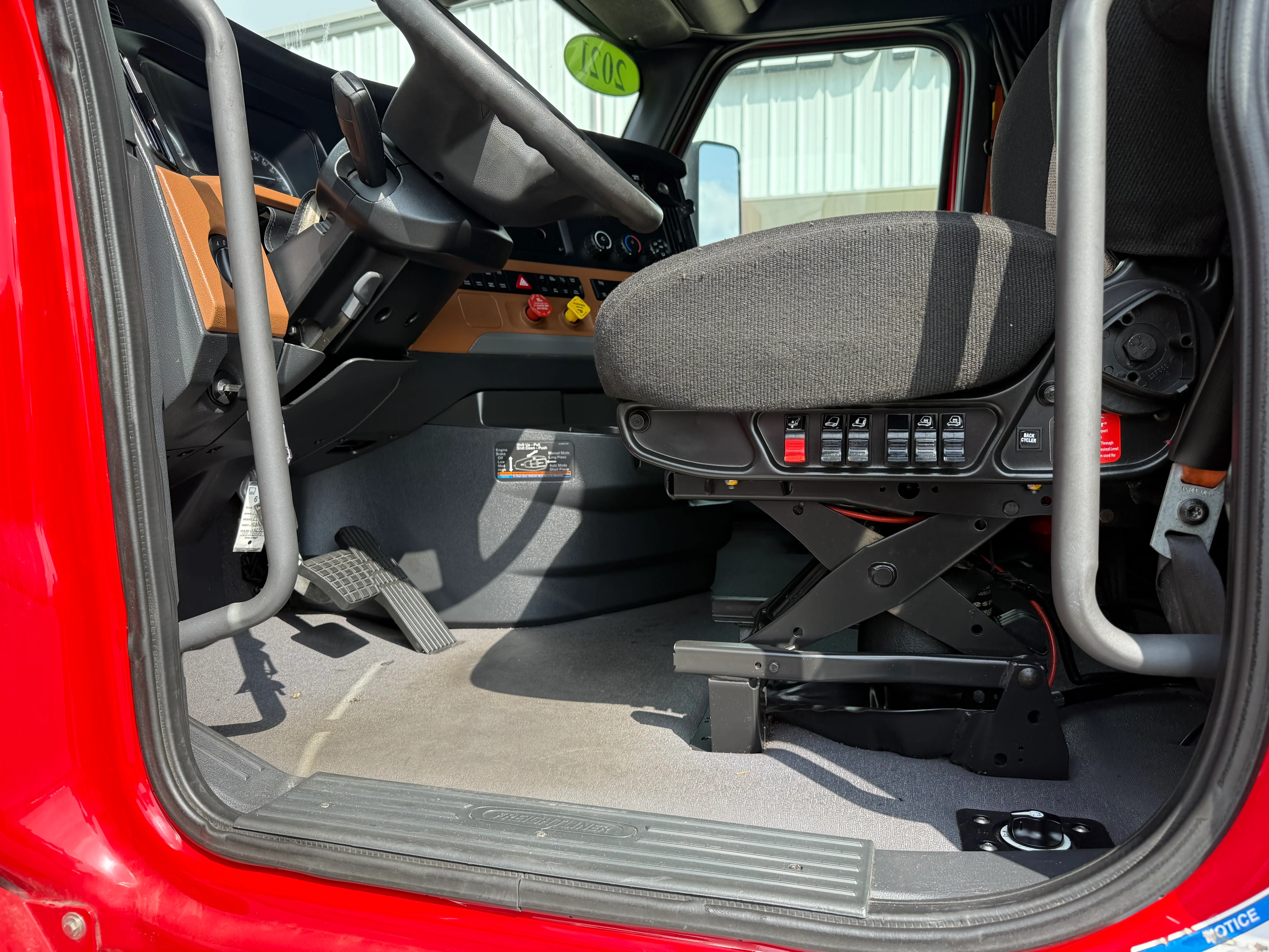 2021 Freightliner Cascadia in Selectrucks Fontana, CA — photo 20
