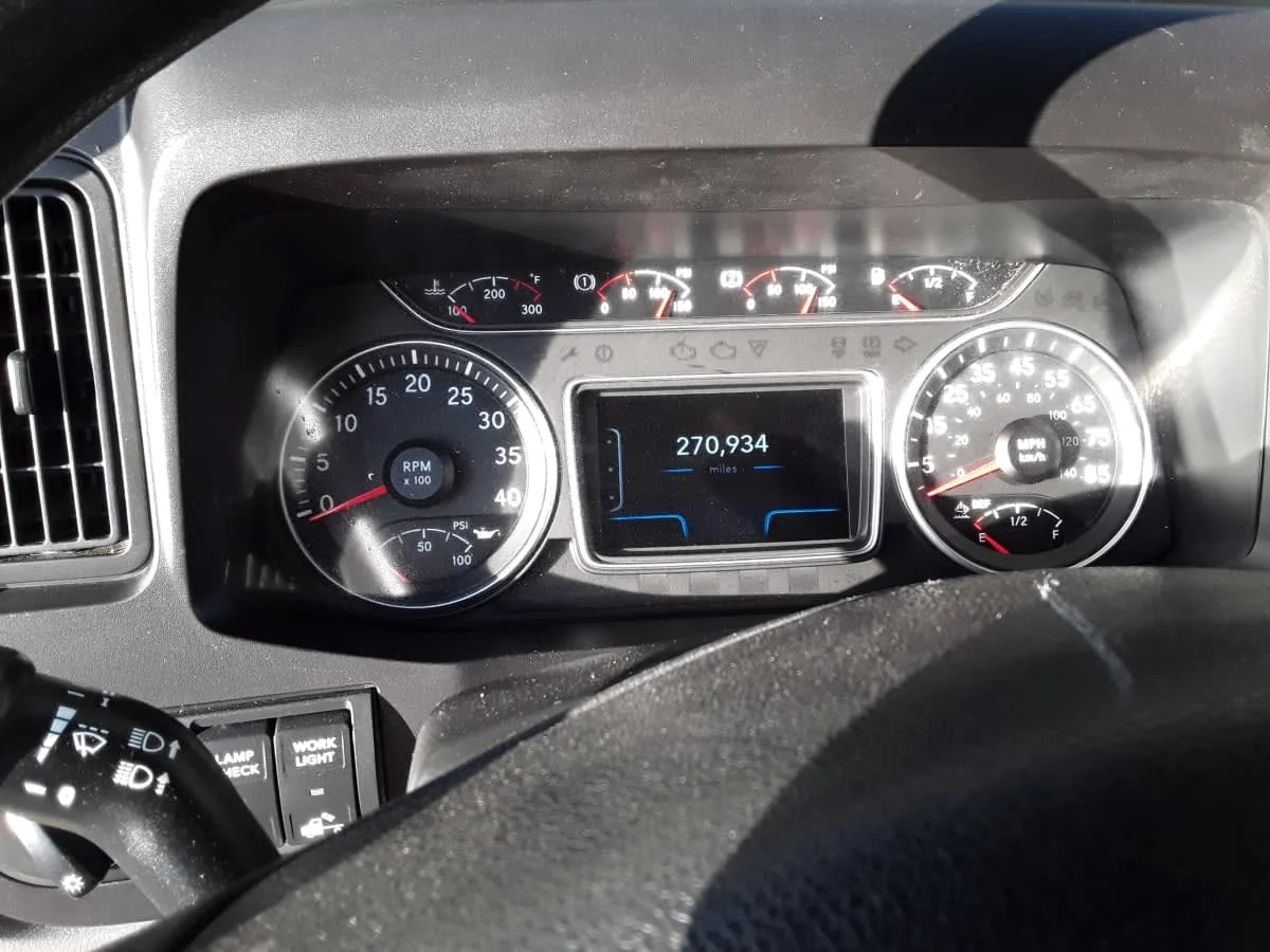 2019 International MV - image 9