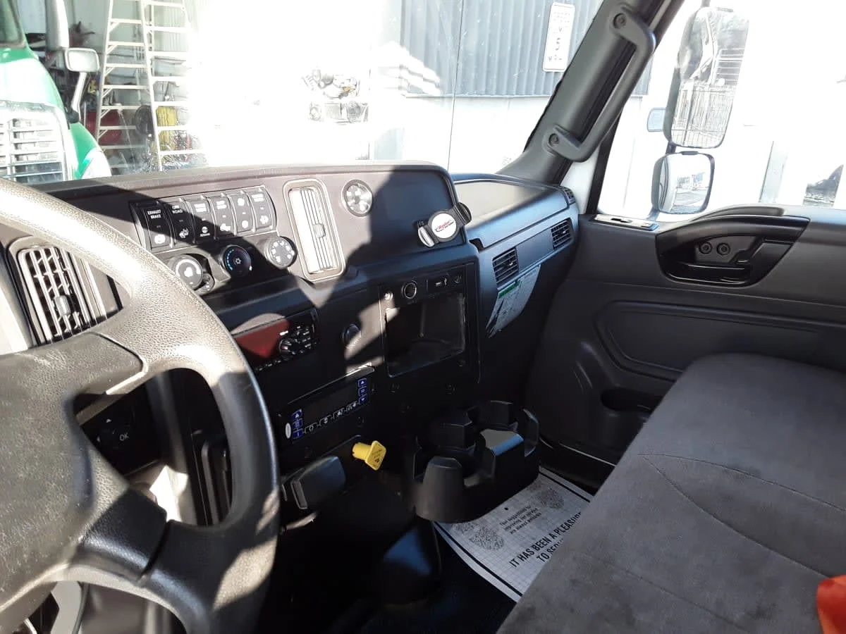 2019 International MV - image 10