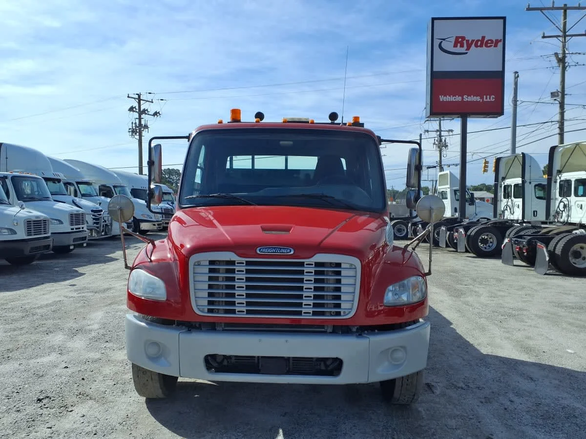 2019 Freightliner M2 106 in Greenville, SC — photo 2