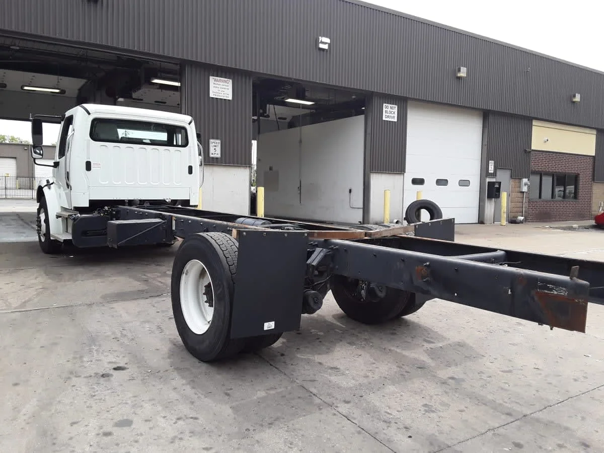 2020 Freightliner M2 106 in Kansas City, MO — photo 6