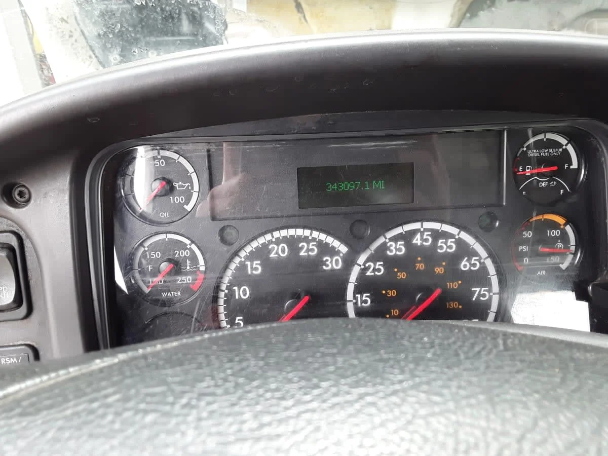 2020 Freightliner M2 106 in Kansas City, MO — photo 7