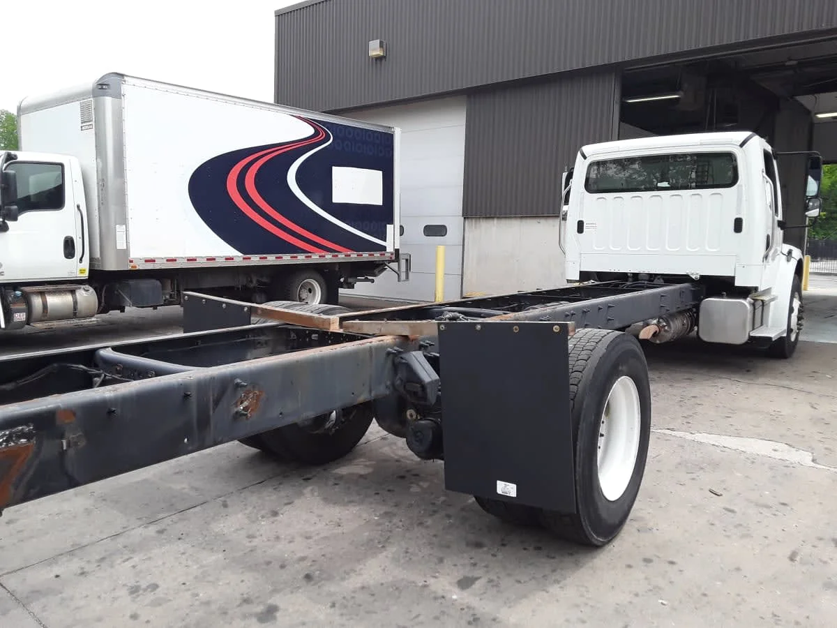 2020 Freightliner M2 106 in Kansas City, MO — photo 4